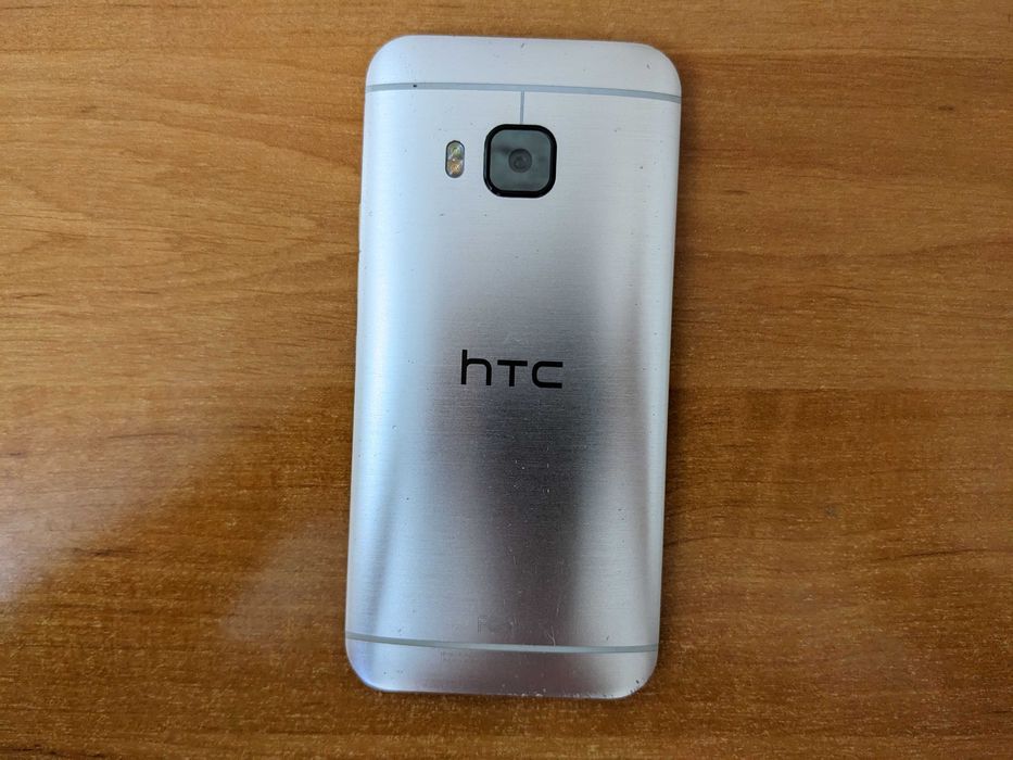 Смартфон HTC One M9+блочек+кабель+чехол