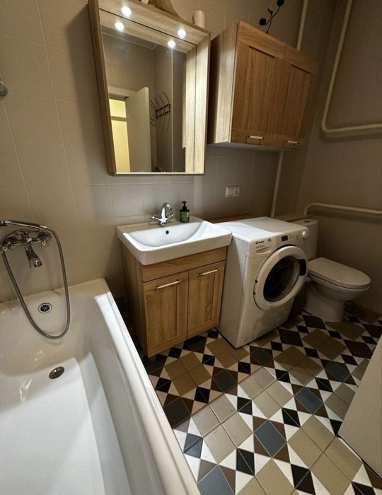 Здам від власника квартиру подобово та погодинно в центрі Запоріжжя