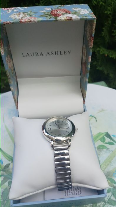 Часы женские Laura Ashley  новые