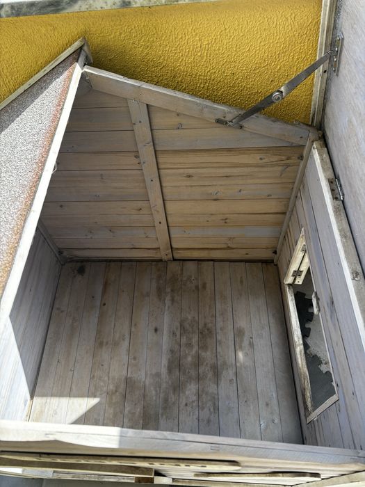 Casota de Madeira para Cão "Dog’s Inn" (Excelente Estado)
