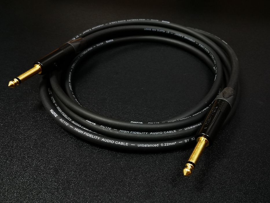 Кабель для електрогітари KLOTZ AC110 та NEUTRIK NP-2XB (чорний/золото)