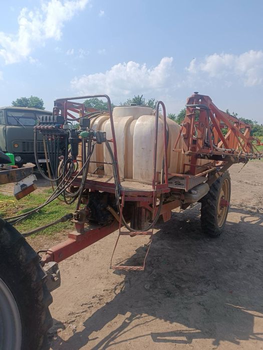 Причіпний обприскувач ОРП-2000/ОПШ-2000