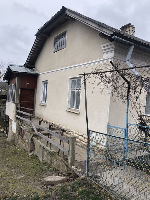 Продам будинок з земельною ділянкою