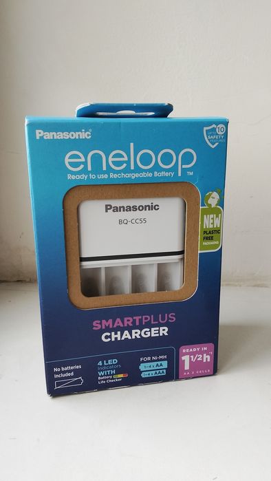 Зарядний пристрій для акумуляторів АА/ААА Panasonic Smart-Quick Charge