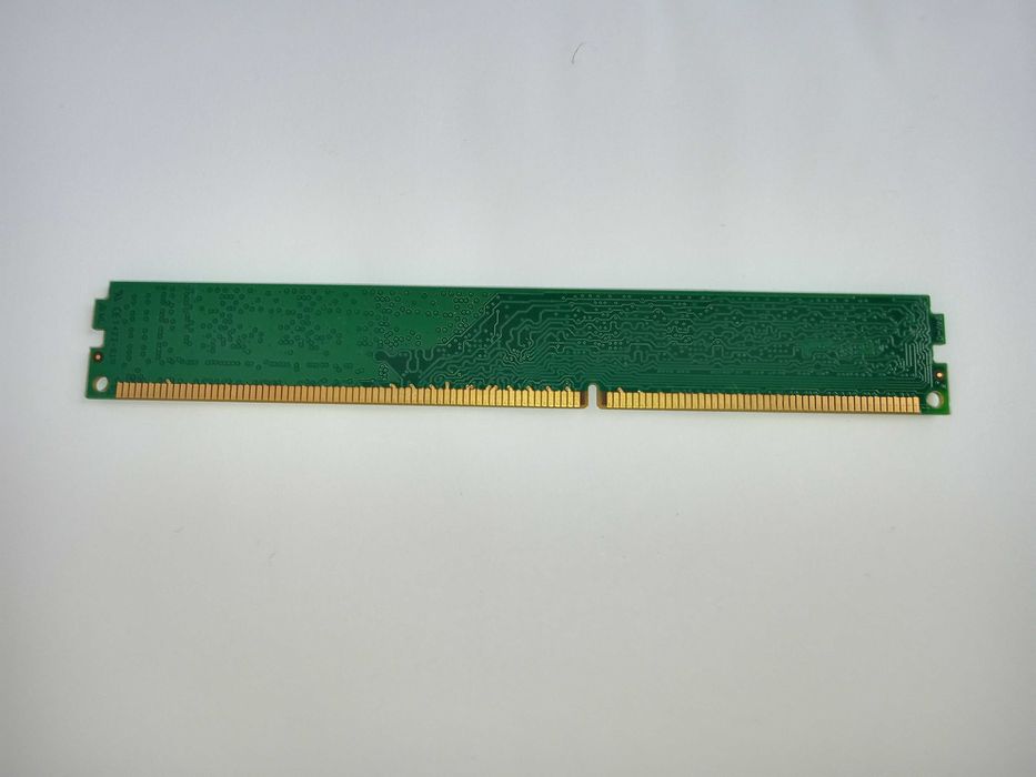 Оперативна пам'ять Kingston 4 GB DDR3 1600 MHz (KVR16N11S8/4) б/в