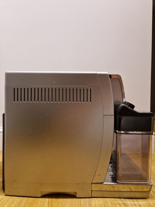 Ekspres do kawy DeLonghi Dinamica plus