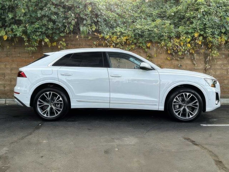 Audi Q8 quattro Premium Plus      2025