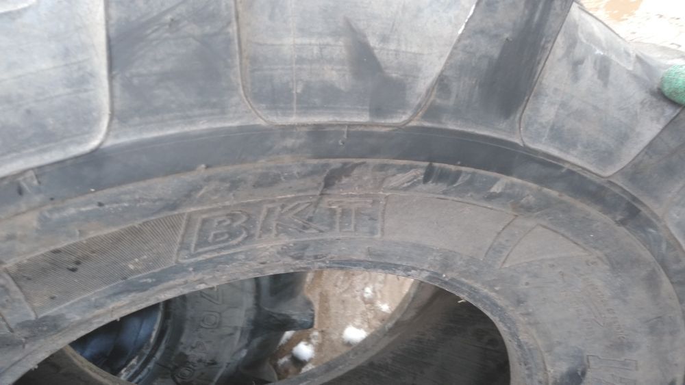 Opona rolnicza 17.5l-24 Bkt tr459 ładowarka JCB cat Manitou merlo