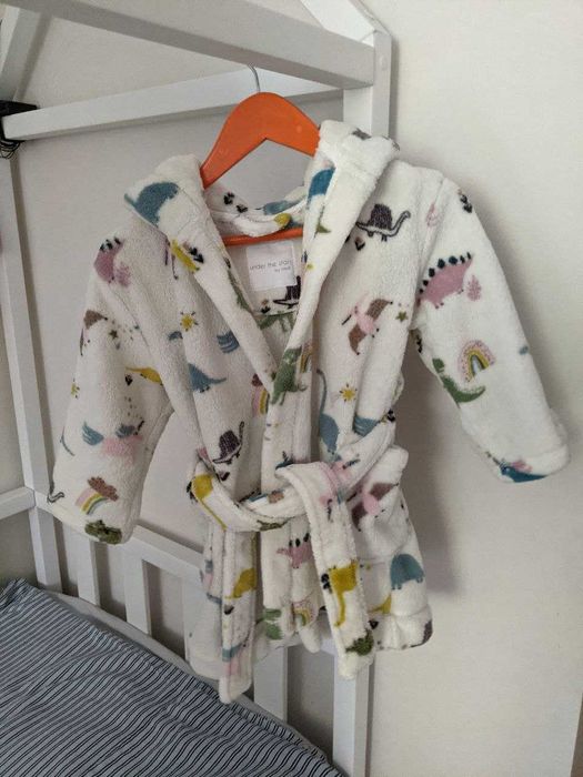 Дитячий дуже милий халат в динозаври Next 3-4 роки, може і хлопчику