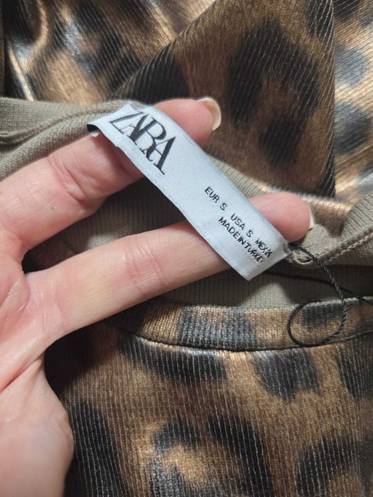 Sukienka tuba w panterkę Zara