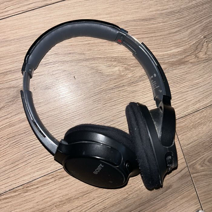 Słuchawki Sony WH- 700 N