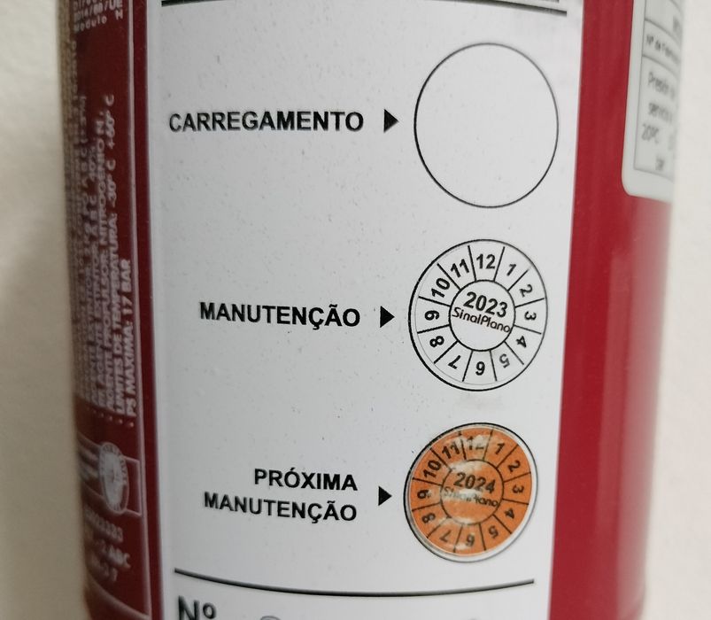 2 extintores veja selos nas fotos