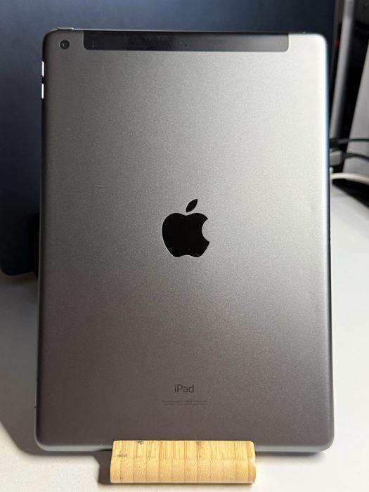 iPad 8 128GB Wi-Fi + LTE