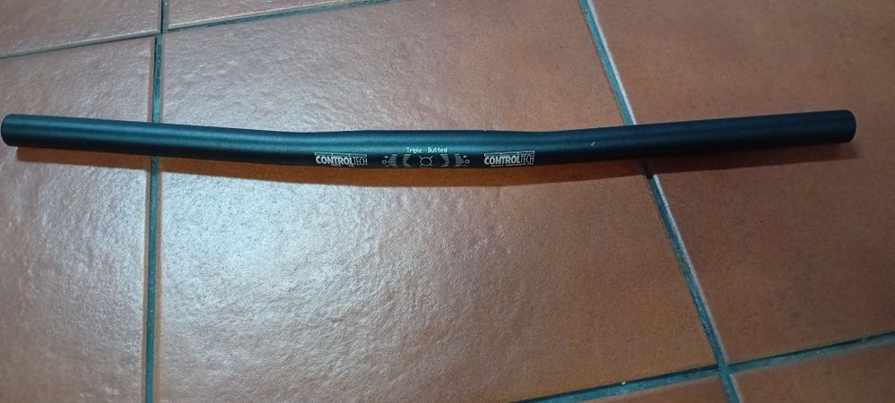 Banco de bicicleta em silicone  e volante