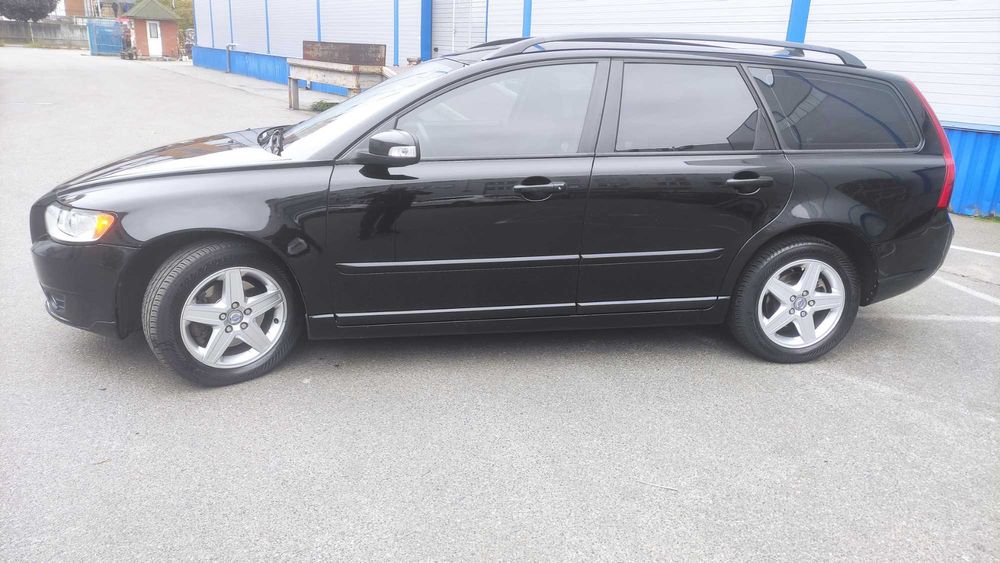 Продам Volvo V50 2.0D
