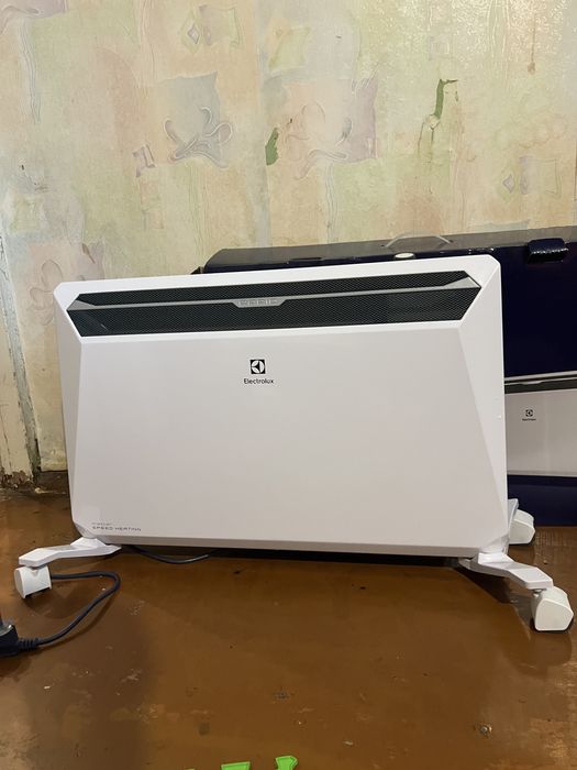 Електричний конвектор (обігрівач) Electrolux ECH/R-1500 M