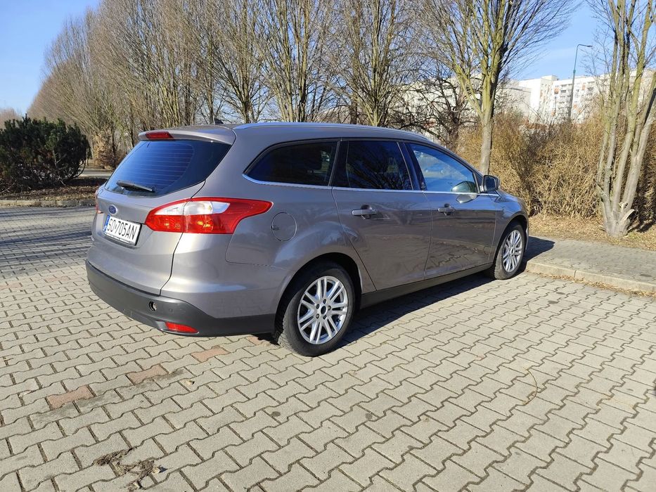 Ford Focus 1,6 125KM Grzana przednia szyba fotele/czujniki przód i tył/tempomat