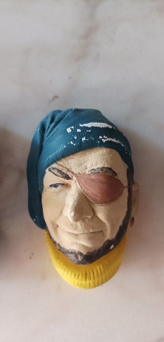 Estátuas cara em gesso