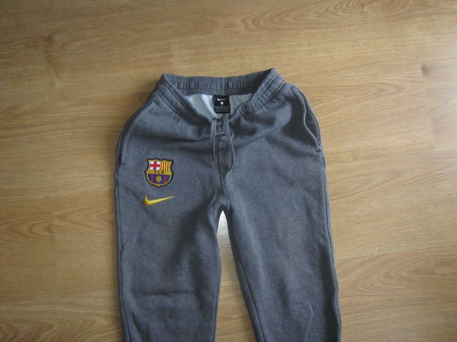 NIKE FC Barcelona spodnie dresowe rozm.146-158