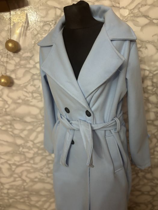 Niebieski płaszczyk biust 110