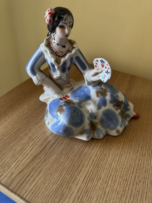 Статуетка Циганка