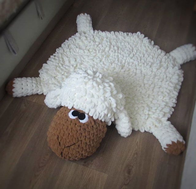 Плюшевий килимок "Баранчик"