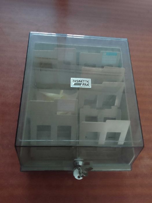 Disquete pré-histórica 8" polegadas do ano 1973 e muito mais