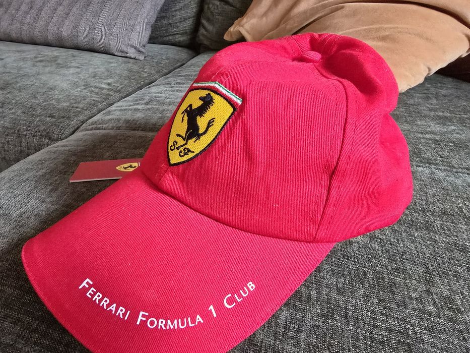 Boné Ferrari - Formula 1 Club
