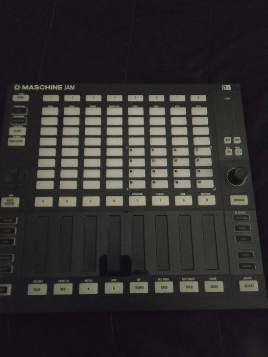 Native Instruments Maschine Jam
