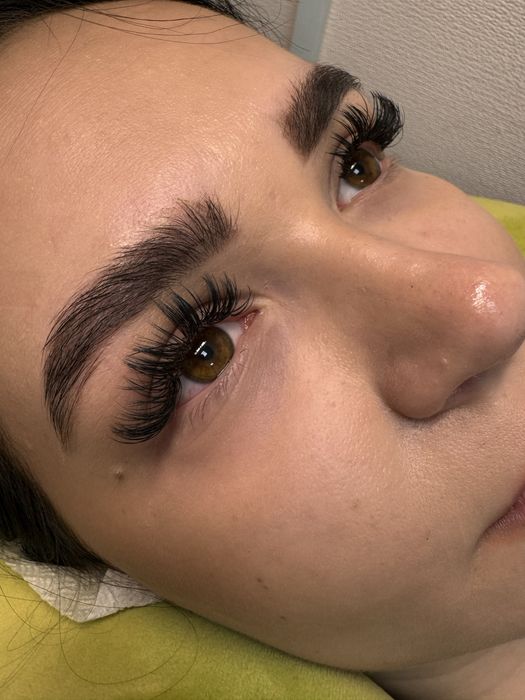 Нарощування, ламінування вій