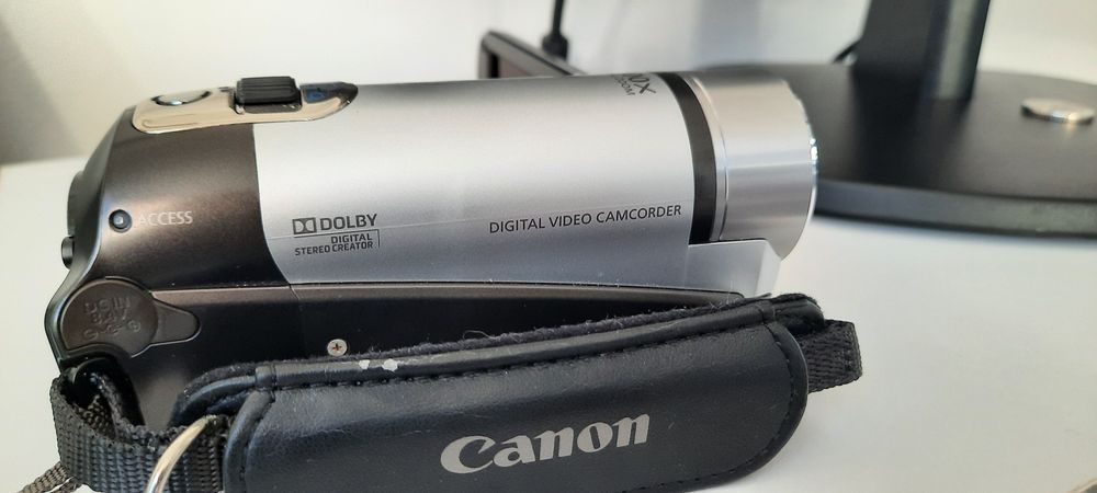Камера Canon Legria FS200
