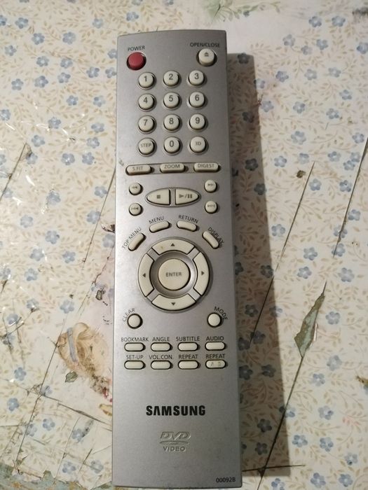 Vendo comando de DVD Samsung bom estado