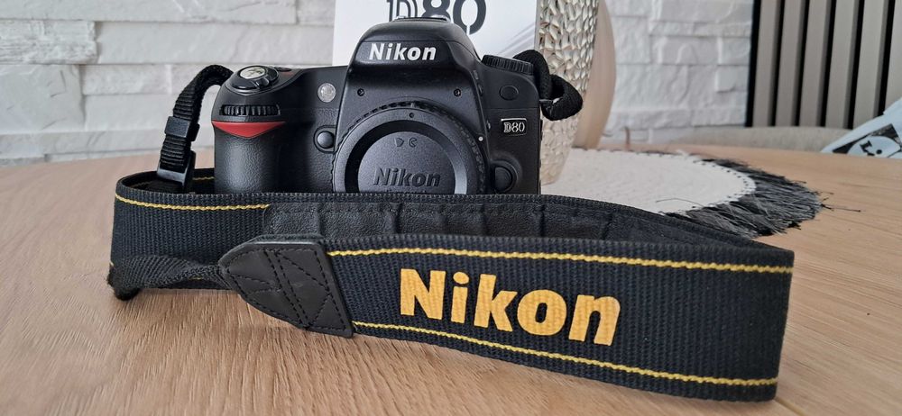 NIKON d80 w pełni sprawny! wraz z obiektywem i akcesoriami