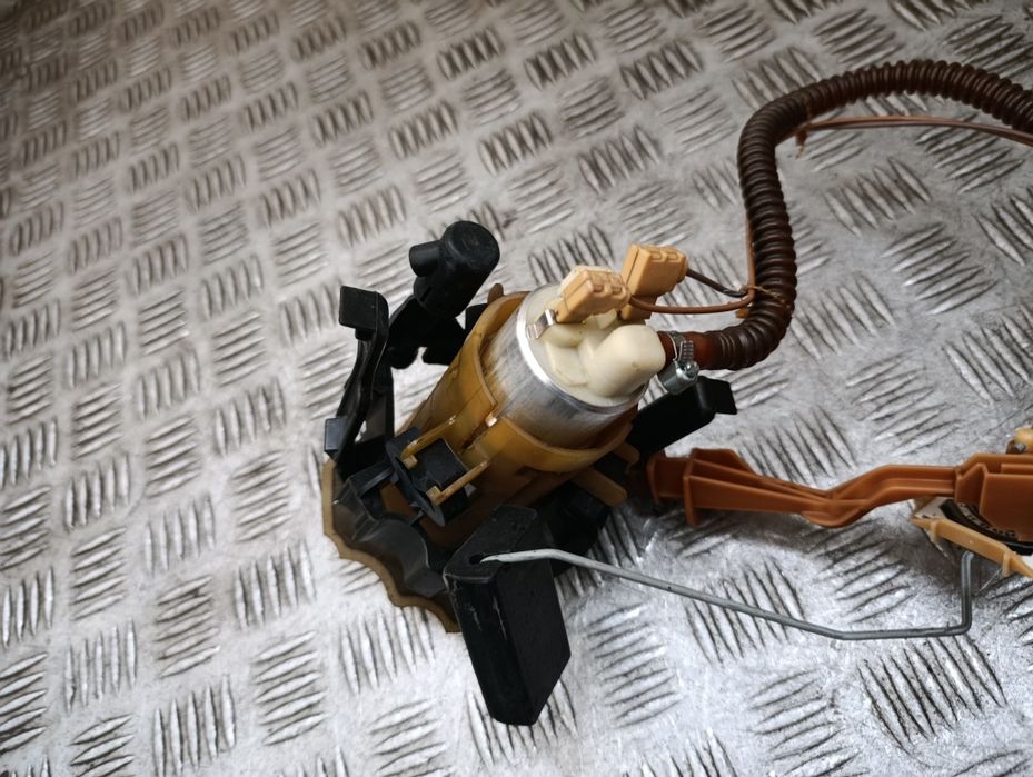 BMW E39 2.8 benzyna pompa paliwa