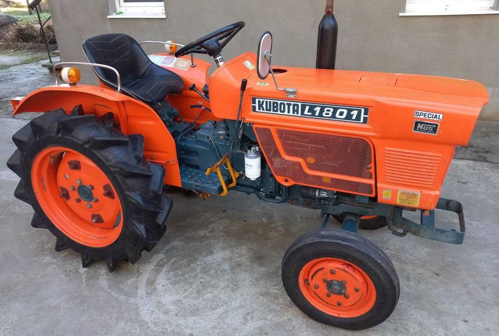 Міні-трактор Kubota L1801