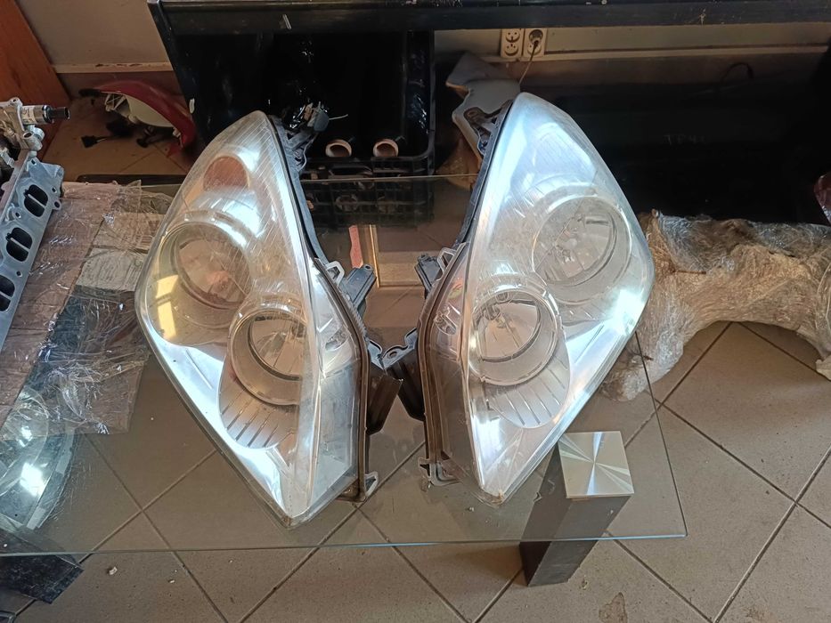 Lampa Lewy Przód Prawy Przód Opel Astra H / Europa / Bardzo Ładne