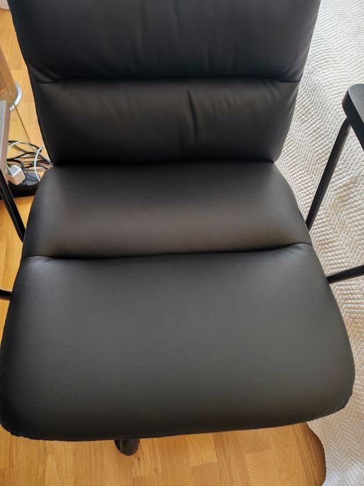 Cadeira escritório nova