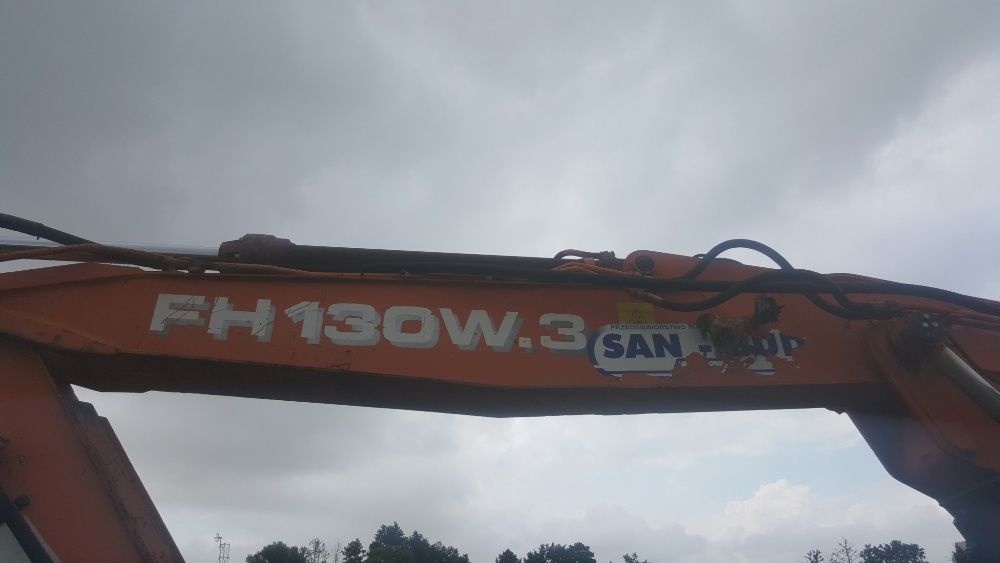 koparka fiat hitachi FH130W siłownik ramienia hydraulika siłowa