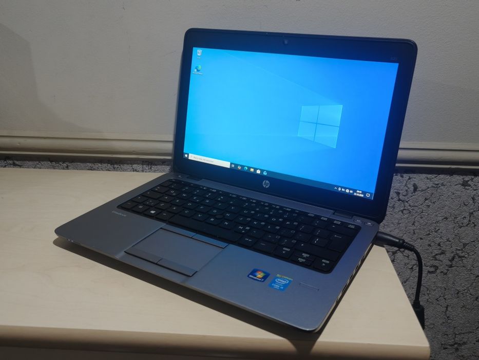 HP EliteBook 620 8GB RAM SSD 64GB Windows 10 Intel i5 + zasilacz
