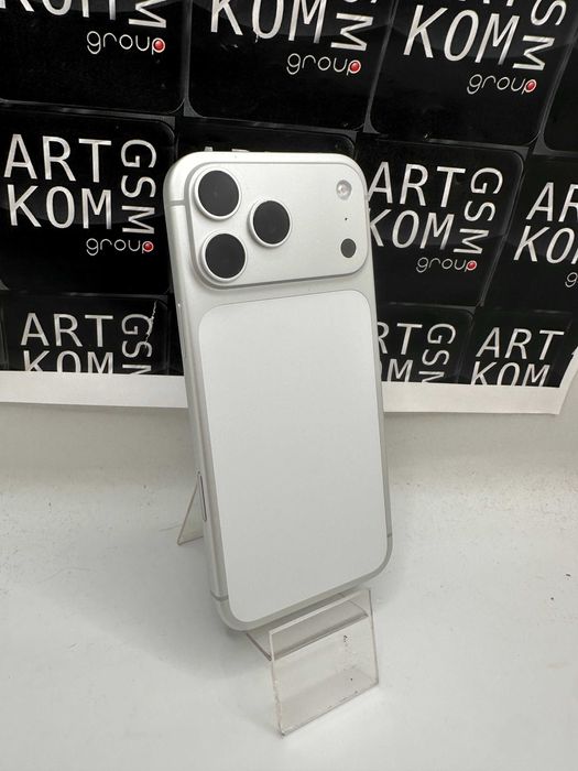 NAJTANIEJ od ARTKOM Trzymiesięczny iPhone 17 PRO Max 4800 zł HIT