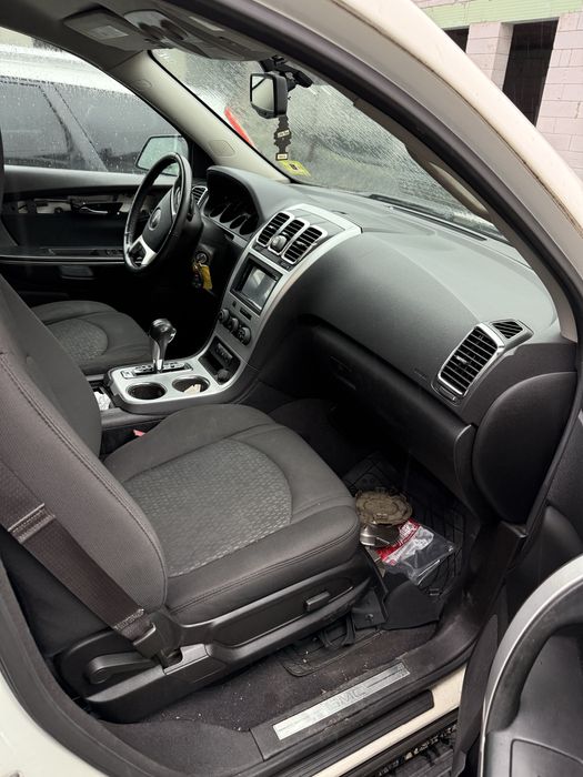 GMC Akadia 2011 потребує заміни двигуна