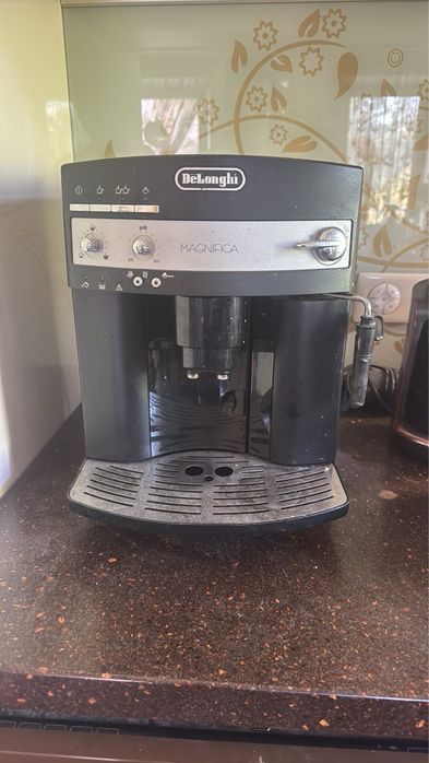 Кофемашина Delonghi MAGNIFICA