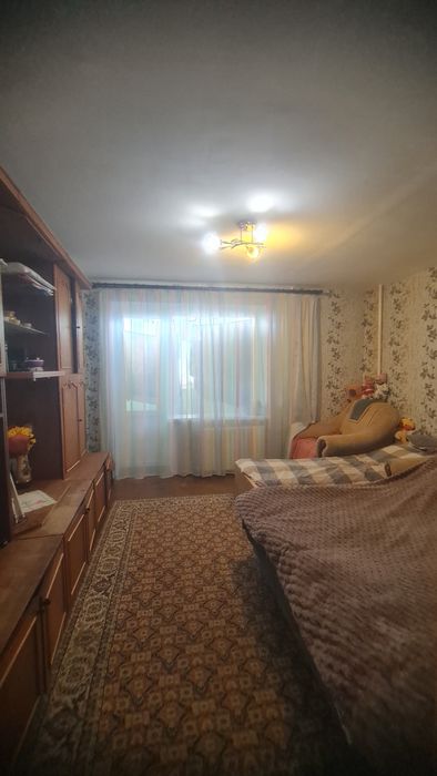 Продається 2-х кімнатна Чешка (військове містечко)