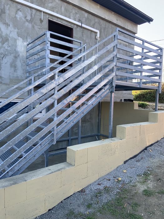 schody przeciwpożarowe zewnętrzne, schody stalowe schody techniczne