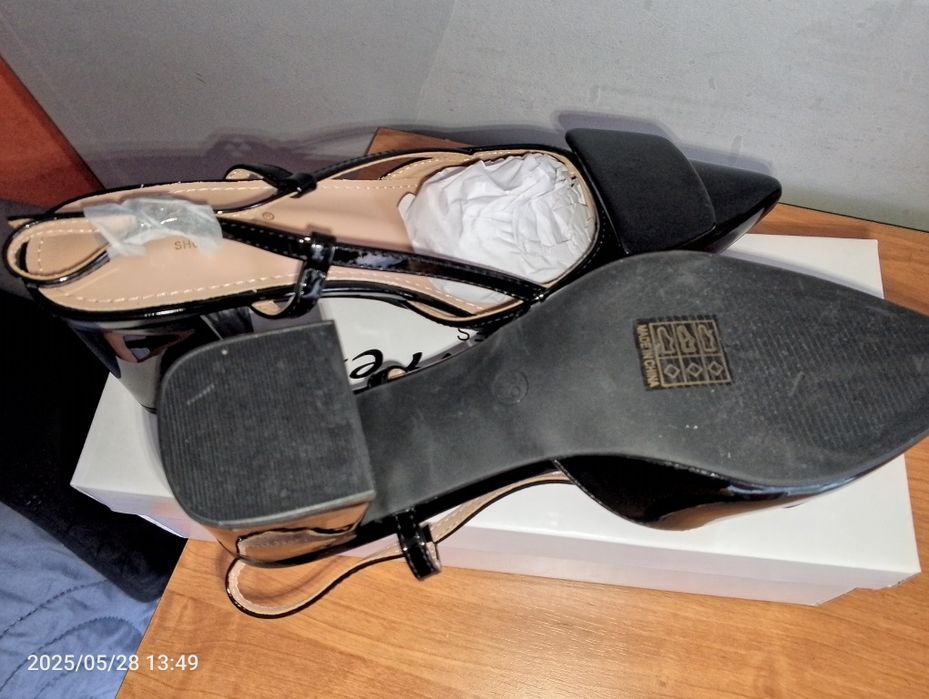 Buty z odkryta pięta