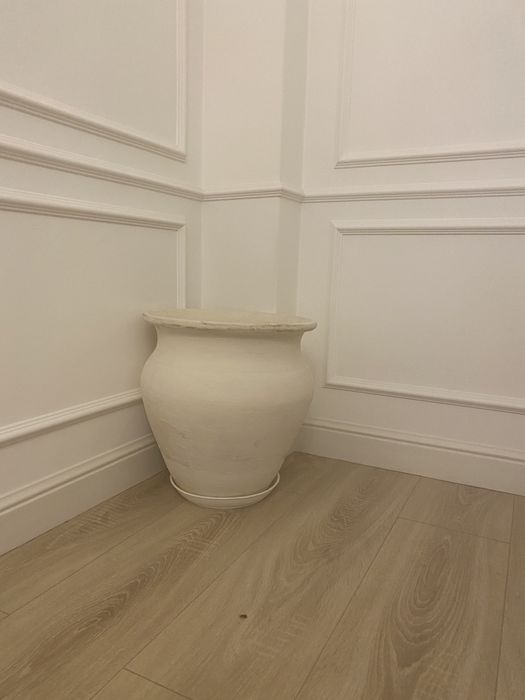 Vaso Artesanal em Barro com Acabamento em Gesso