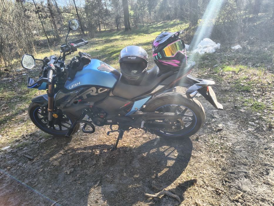 Продам мотоцикл Lifan kps 200