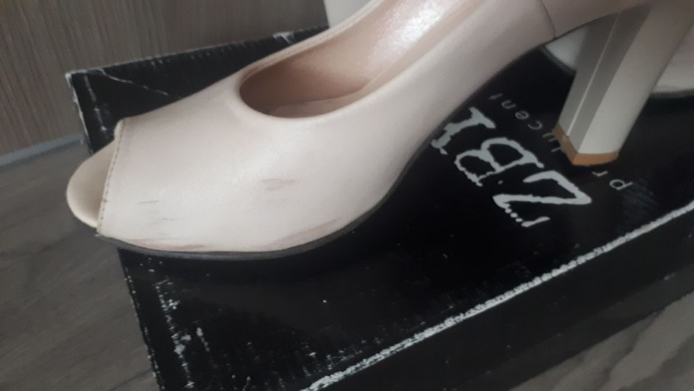 Półbuty skórzane na obcasie