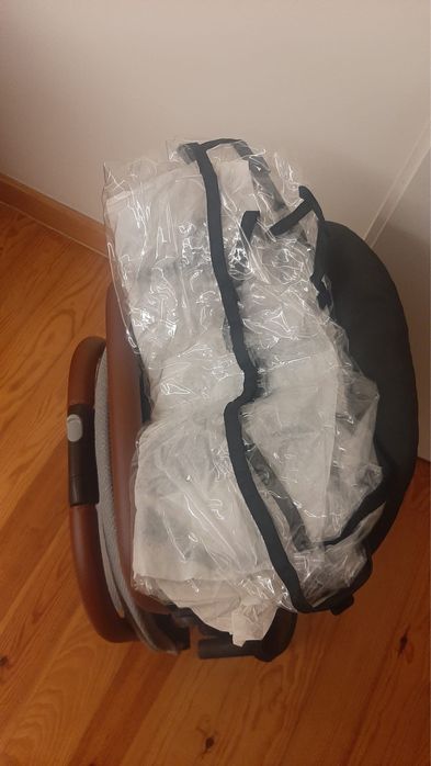 Carrinho de bebe Jane Rocket usado 3 vezes e com capa da chuva