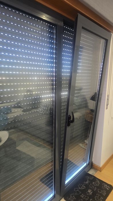 Janelas Aluminio oscilobatentes